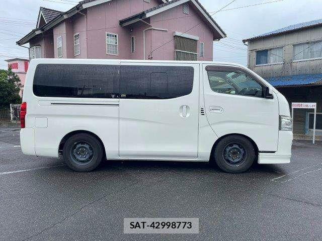 Nissan NV350 Caravan 2013-07 8744987-19
