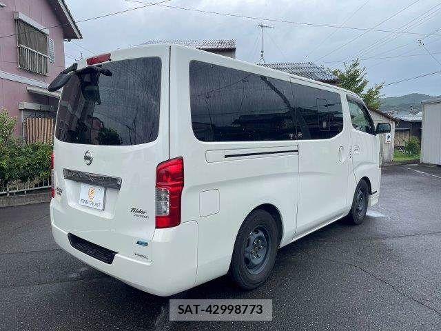 Nissan NV350 Caravan 2013-07 8744987-20