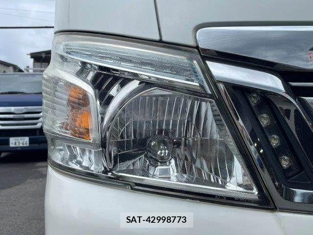 Nissan NV350 Caravan 2013-07 8744987-25