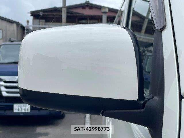 Nissan NV350 Caravan 2013-07 8744987-29