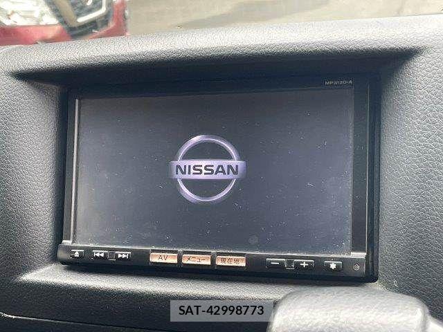 Nissan NV350 Caravan 2013-07 8744987-3