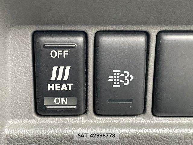 Nissan NV350 Caravan 2013-07 8744987-7