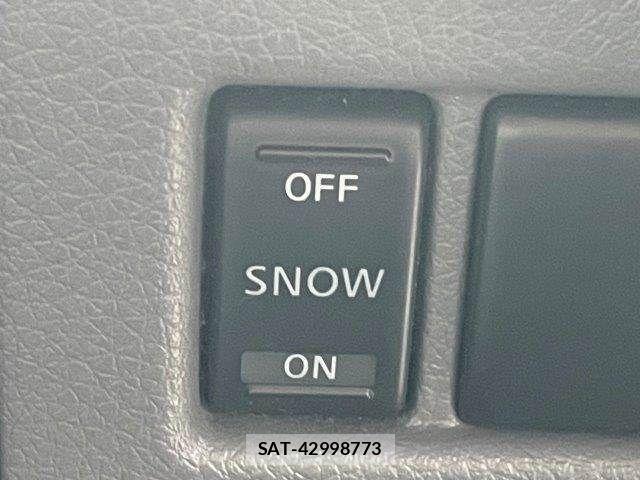 Nissan NV350 Caravan 2013-07 8744987-8