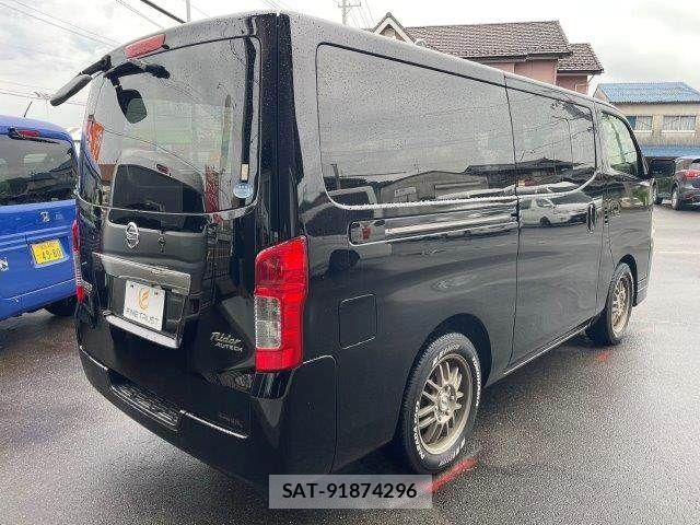 Nissan NV350 Caravan 2016-08 8744984-19