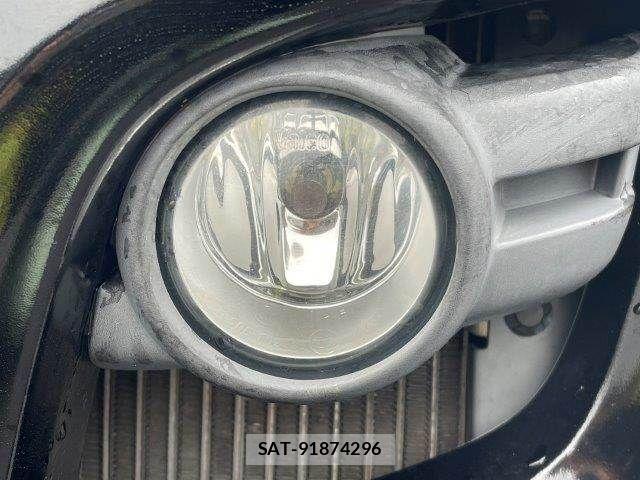 Nissan NV350 Caravan 2016-08 8744984-25