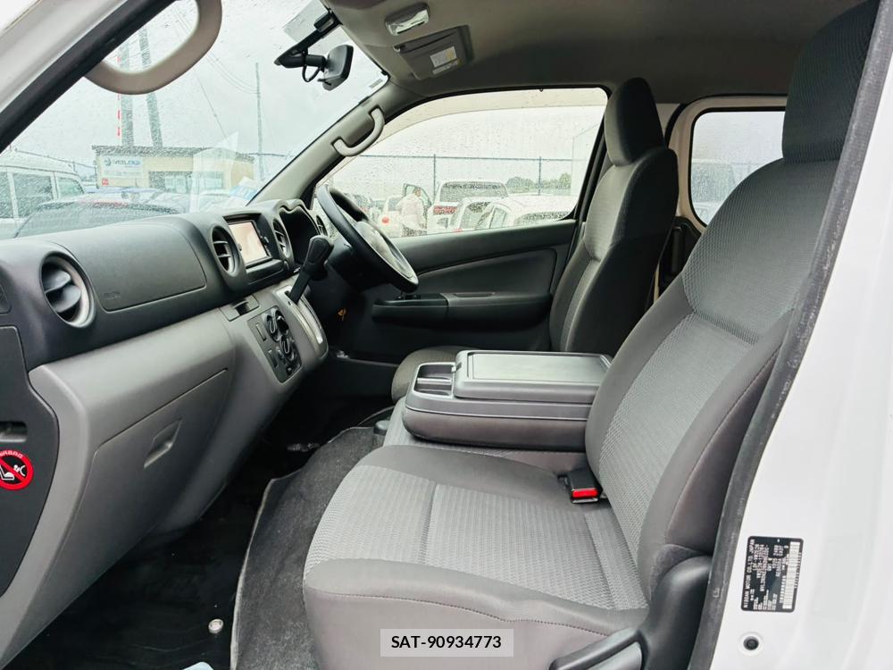 Nissan NV350 Caravan 2020-12 8711596-10