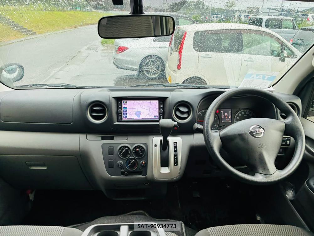 Nissan NV350 Caravan 2020-12 8711596-12