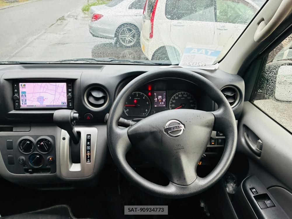 Nissan NV350 Caravan 2020-12 8711596-13