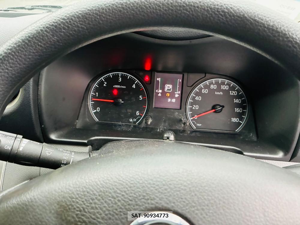 Nissan NV350 Caravan 2020-12 8711596-15