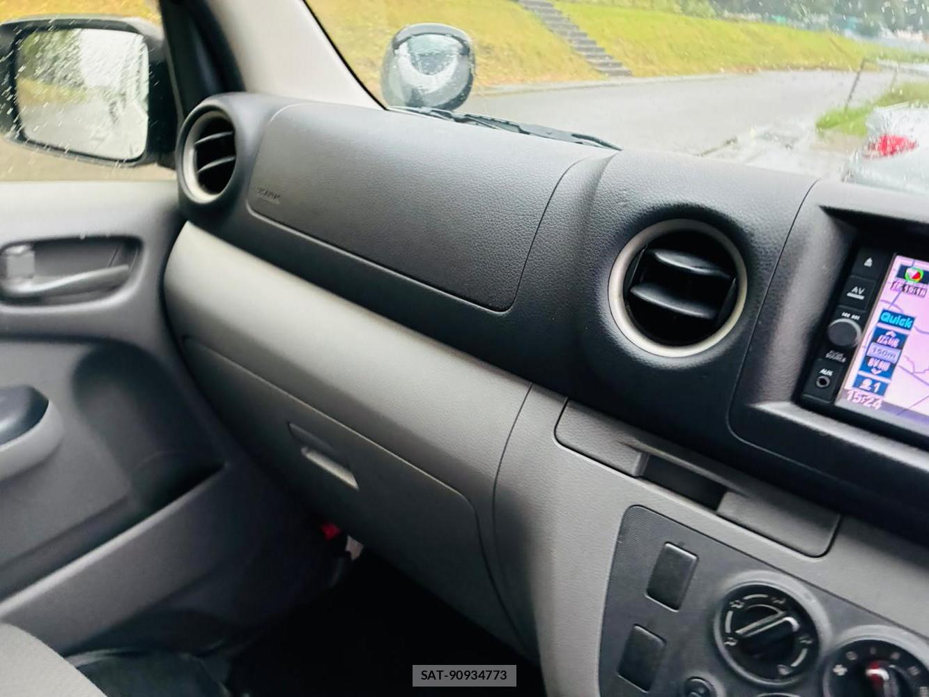 Nissan NV350 Caravan 2020-12 8711596-18