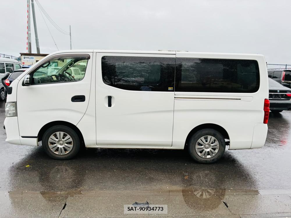 Nissan NV350 Caravan 2020-12 8711596-1
