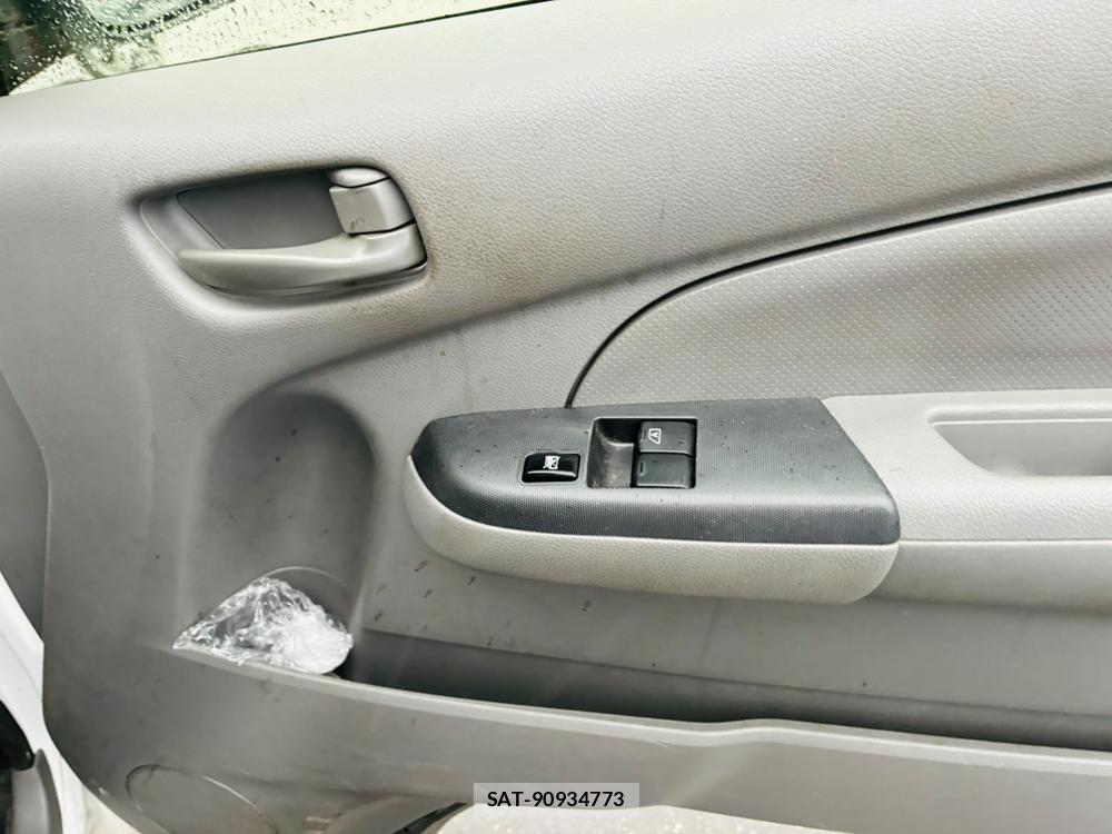 Nissan NV350 Caravan 2020-12 8711596-21
