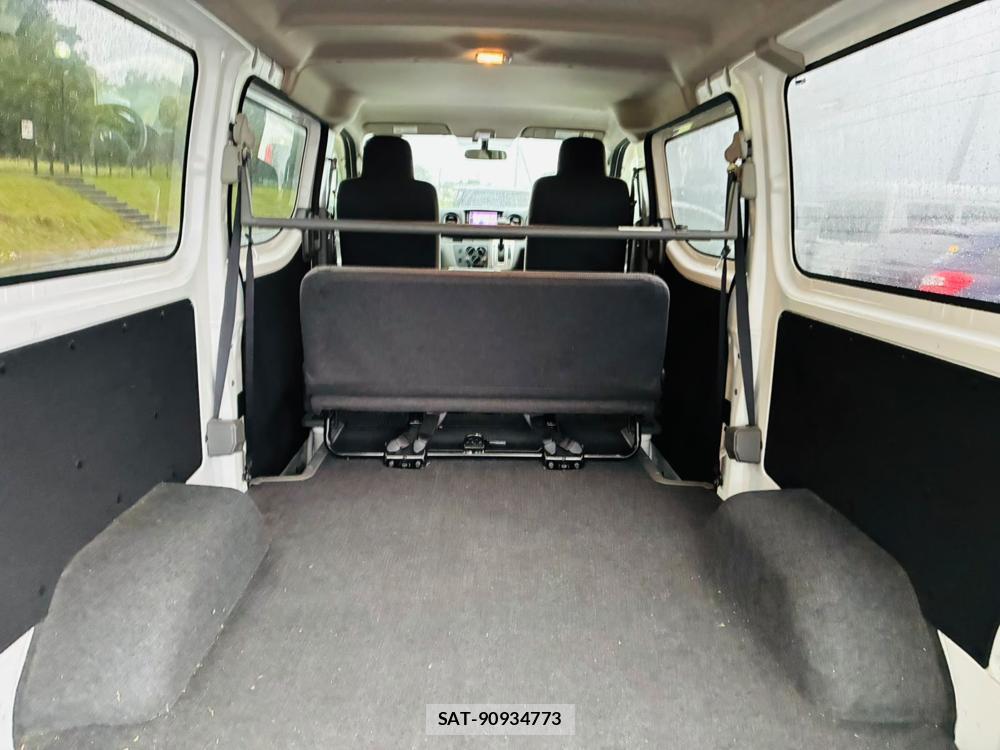 Nissan NV350 Caravan 2020-12 8711596-24