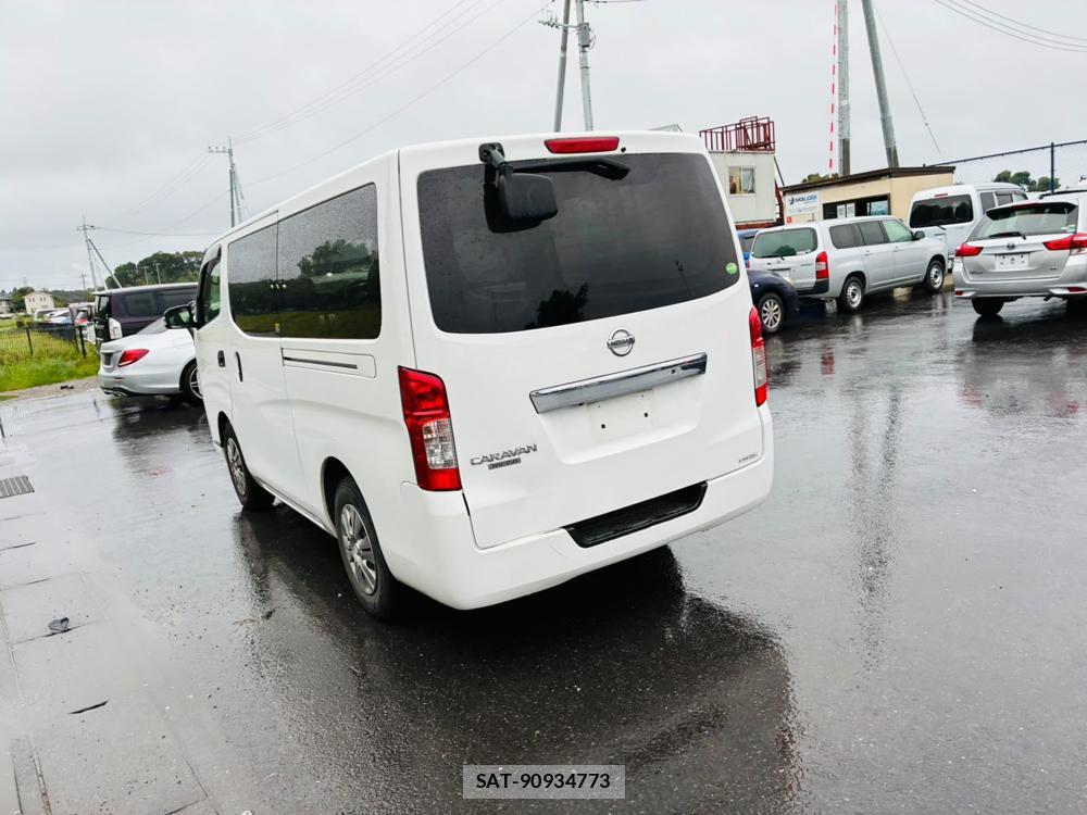 Nissan NV350 Caravan 2020-12 8711596-2