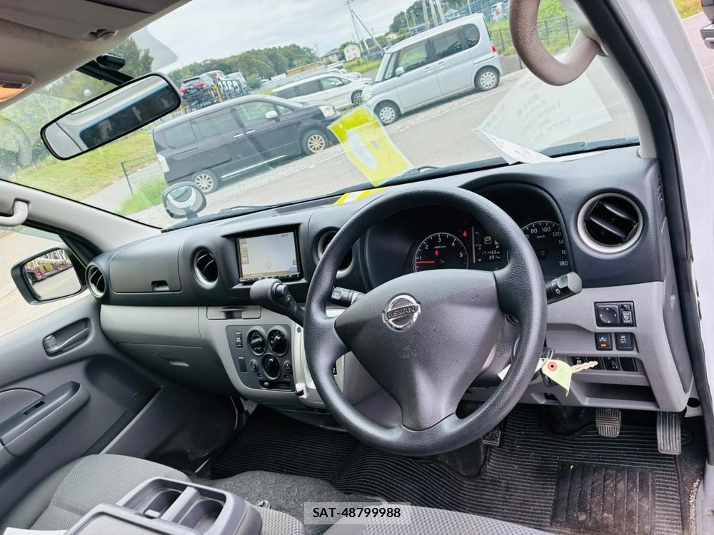 Nissan NV350 Caravan 2019-06 8697693-11