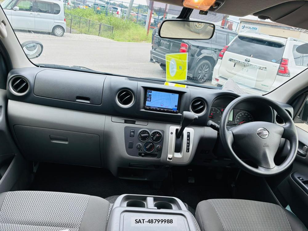 Nissan NV350 Caravan 2019-06 8697693-12