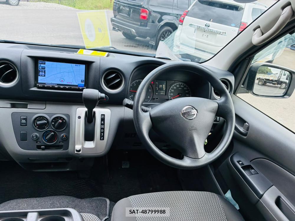 Nissan NV350 Caravan 2019-06 8697693-13
