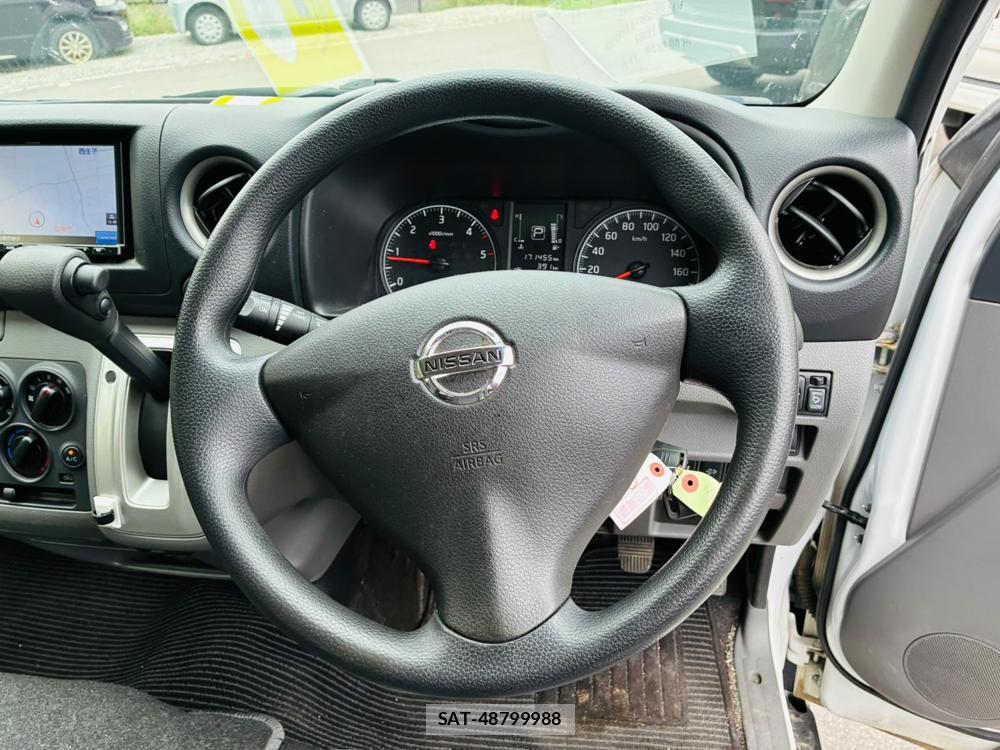 Nissan NV350 Caravan 2019-06 8697693-14