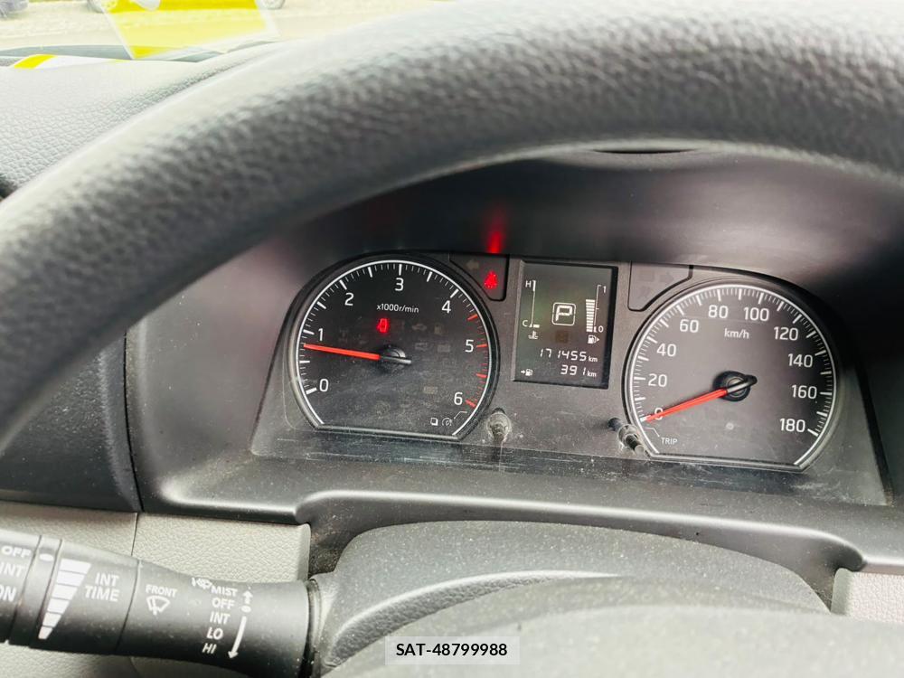 Nissan NV350 Caravan 2019-06 8697693-15