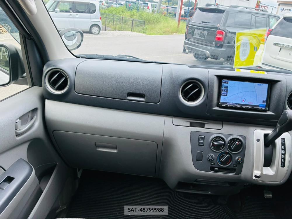 Nissan NV350 Caravan 2019-06 8697693-17