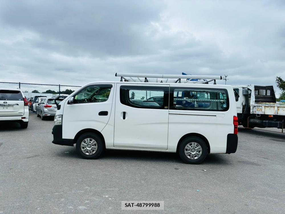 Nissan NV350 Caravan 2019-06 8697693-1