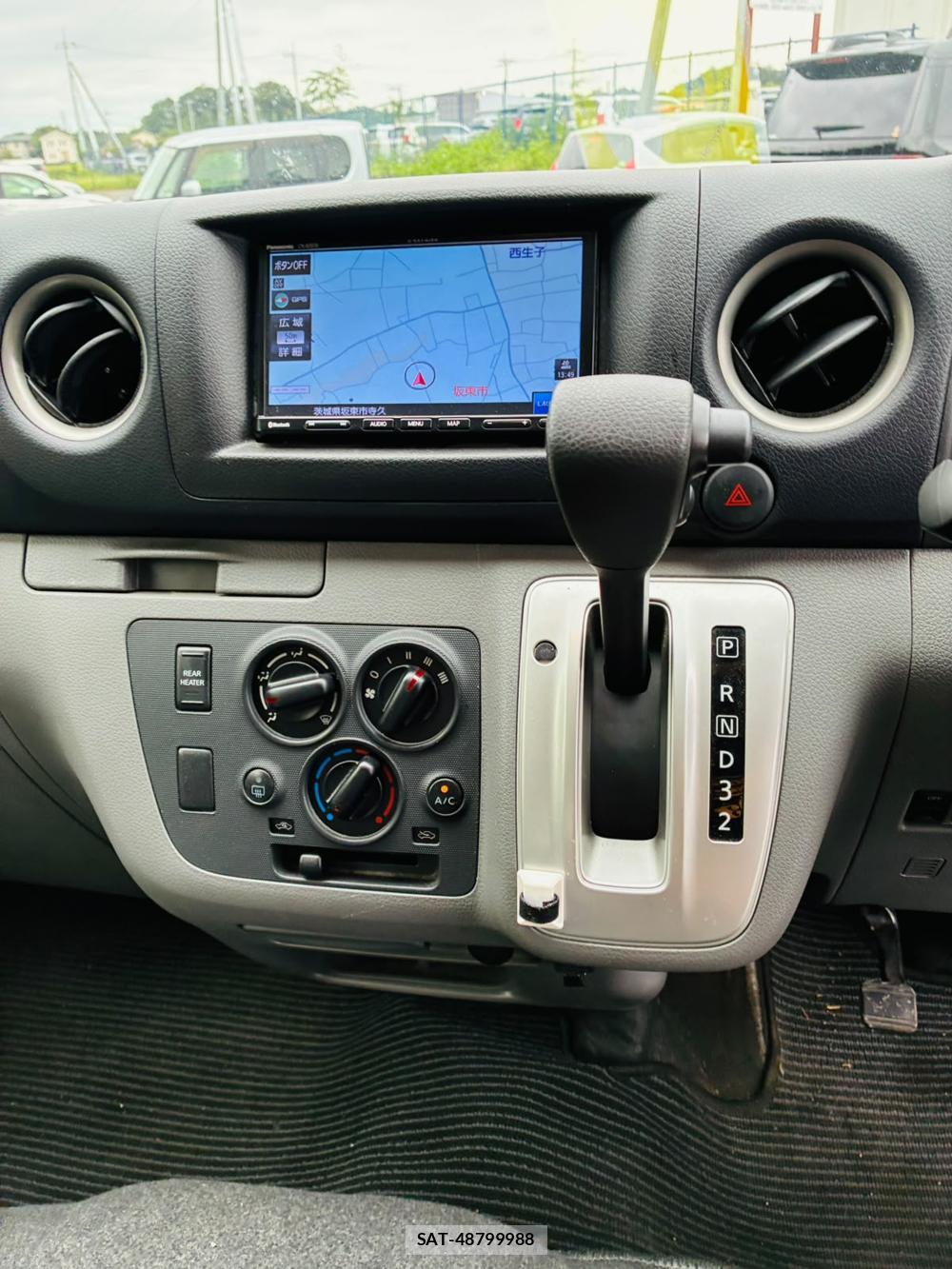 Nissan NV350 Caravan 2019-06 8697693-20