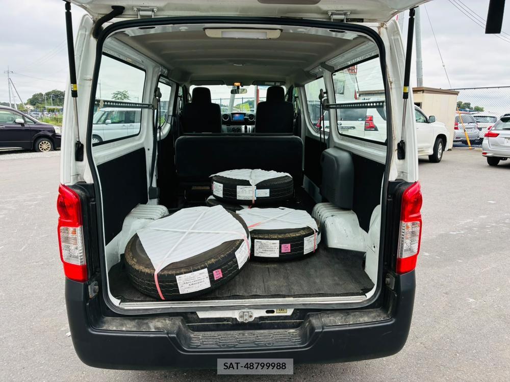 Nissan NV350 Caravan 2019-06 8697693-24