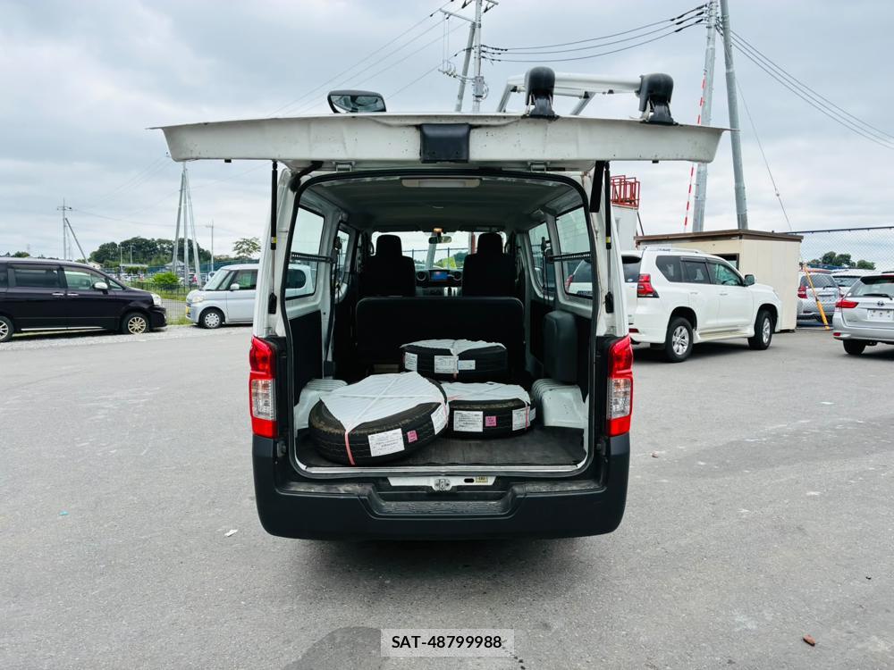 Nissan NV350 Caravan 2019-06 8697693-25