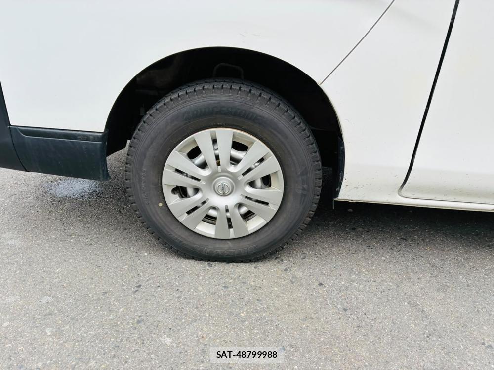 Nissan NV350 Caravan 2019-06 8697693-28
