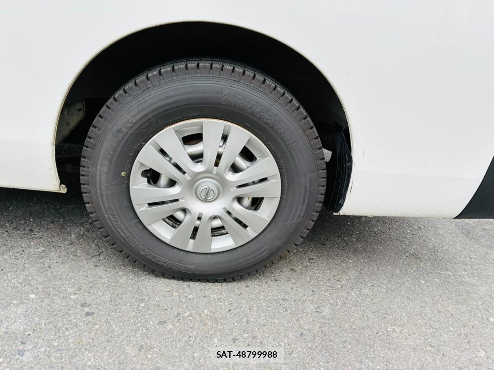 Nissan NV350 Caravan 2019-06 8697693-29