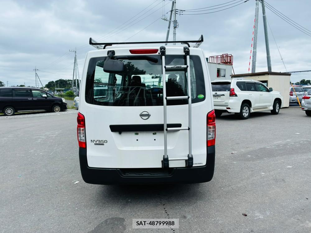 Nissan NV350 Caravan 2019-06 8697693-3
