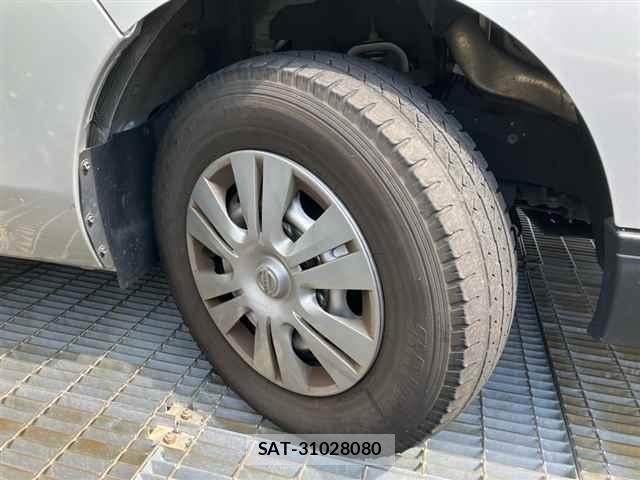 Nissan NV350 Caravan 2021-06 8782929-9