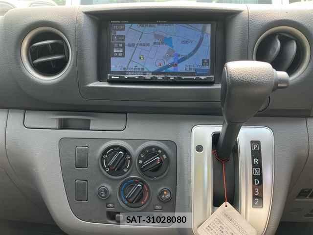 Nissan NV350 Caravan 2021-06 8782929-6