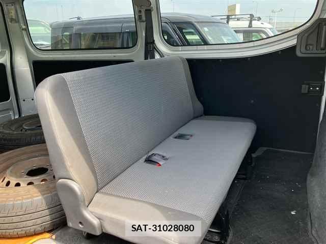 Nissan NV350 Caravan 2021-06 8782929-7