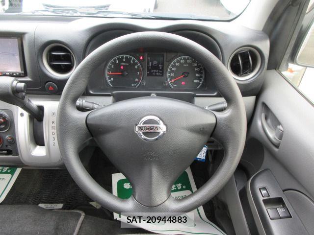 Nissan NV350 Caravan 2015-11 8781496-11