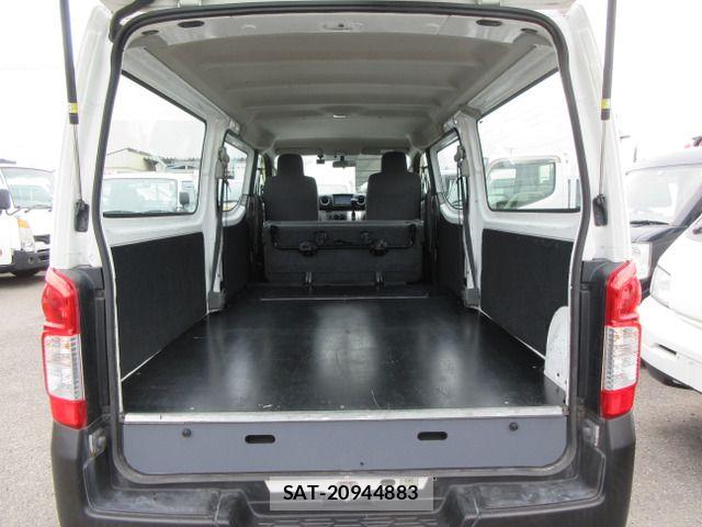 Nissan NV350 Caravan 2015-11 8781496-18