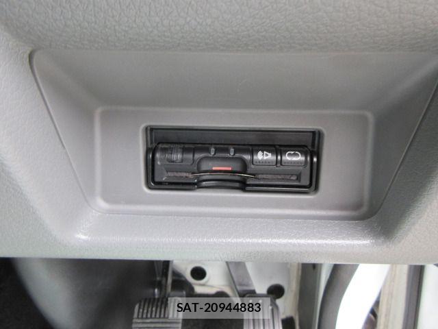 Nissan NV350 Caravan 2015-11 8781496-19