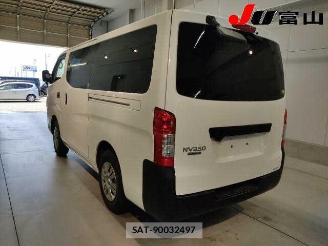 Nissan NV350 Caravan 2020-02 8782931-1