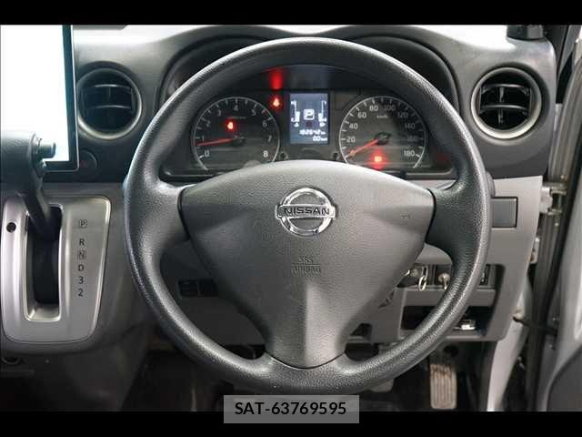 Nissan NV350 Caravan 2016-08 8781497-9