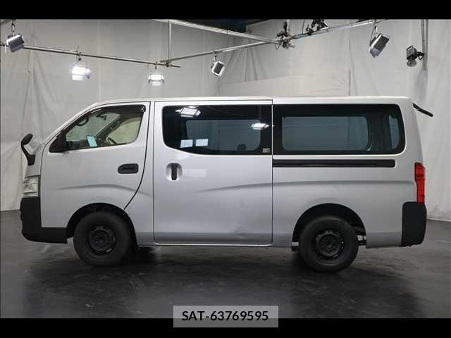 Nissan NV350 Caravan 2016-08 8781497-14