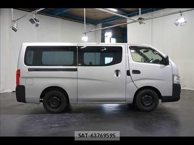 Nissan NV350 Caravan 2016-08 8781497-15