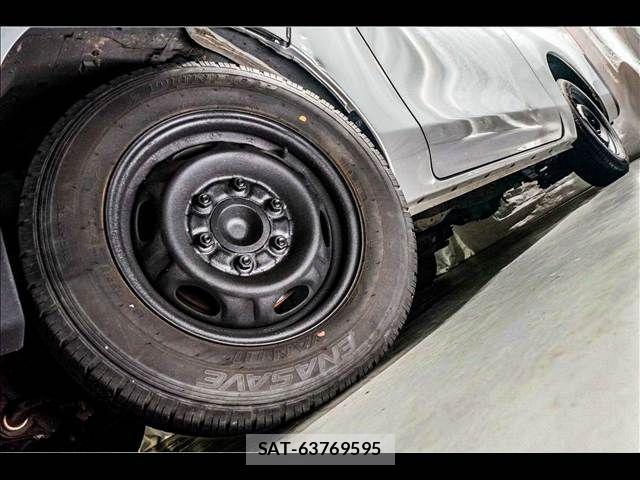 Nissan NV350 Caravan 2016-08 8781497-3