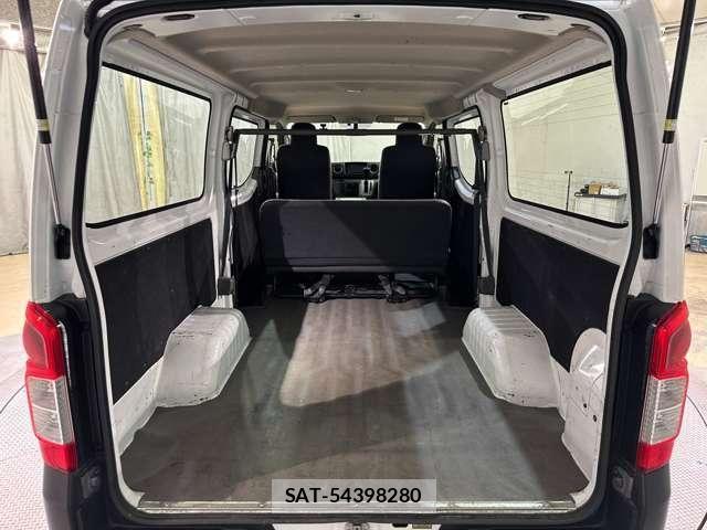 Nissan NV350 Caravan 2021-08 8797020-21