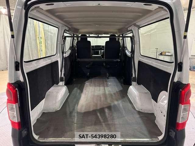Nissan NV350 Caravan 2021-08 8797020-22