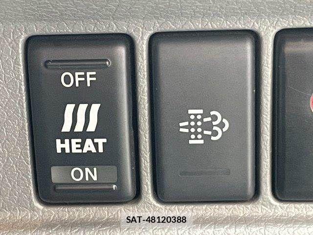 Nissan NV350 Caravan 2021-06 8830928-9