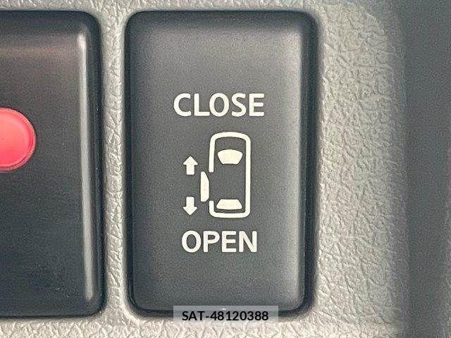 Nissan NV350 Caravan 2021-06 8830928-10