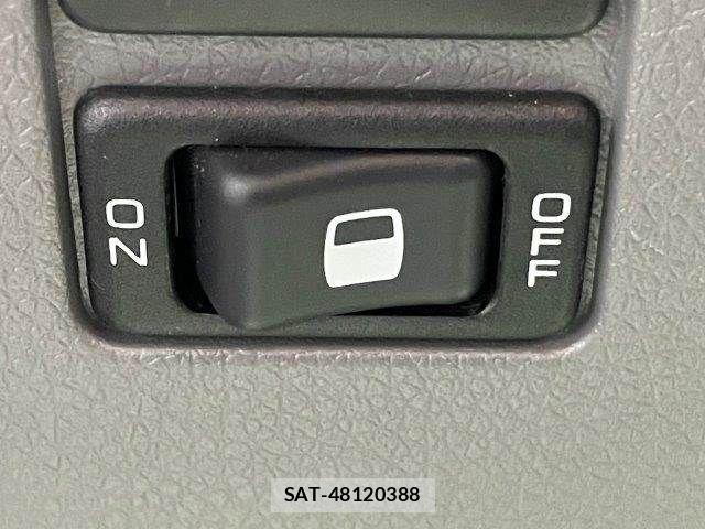 Nissan NV350 Caravan 2021-06 8830928-12