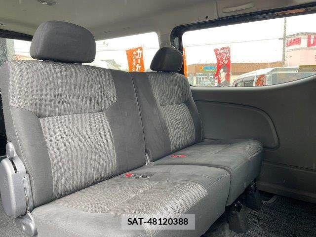 Nissan NV350 Caravan 2021-06 8830928-14