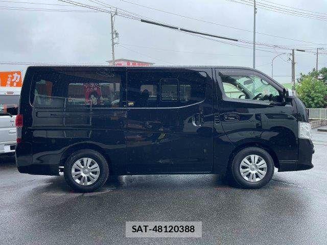 Nissan NV350 Caravan 2021-06 8830928-22