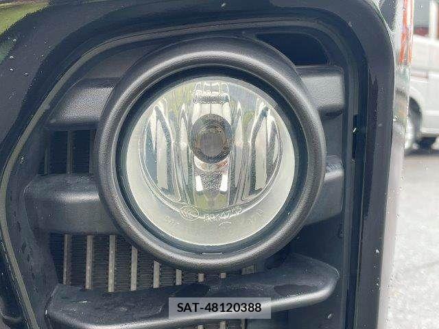 Nissan NV350 Caravan 2021-06 8830928-29
